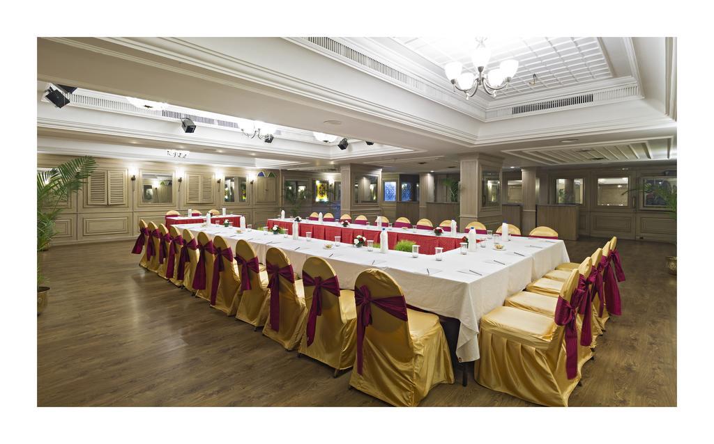Hotel Clarks Avadh Lucknow Esterno foto