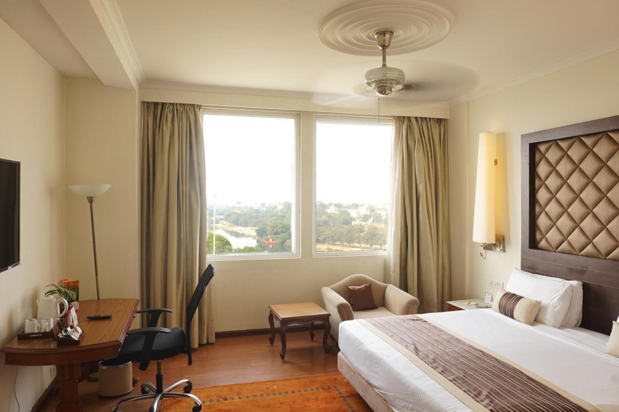 Hotel Clarks Avadh Lucknow Esterno foto